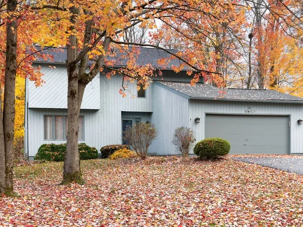 6817 Jayhawk Cir, Baldwinsville, NY 13027