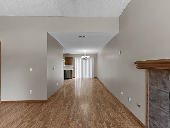 3rd image of 948 N Pine St