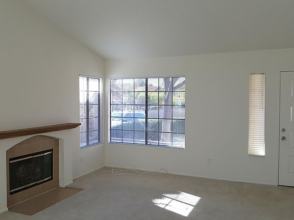 4th image of 39430 Medina Ct