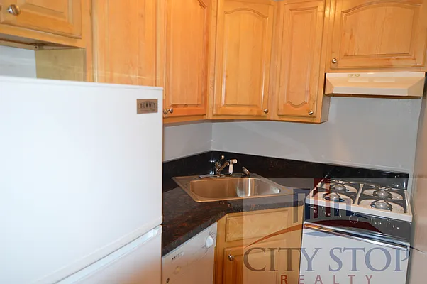 Rented by City Stop Realty | media 24