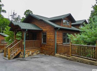 918 Parkview Point Way, Gatlinburg, TN 37738