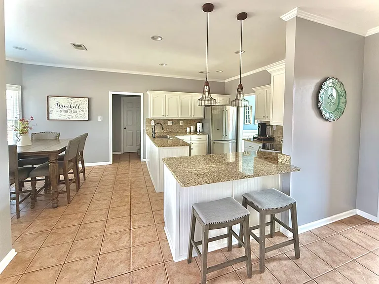 636 Sydney Bender Ln — Photo 12