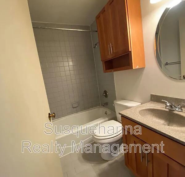 402 W Frederick St #302 — Photo 5