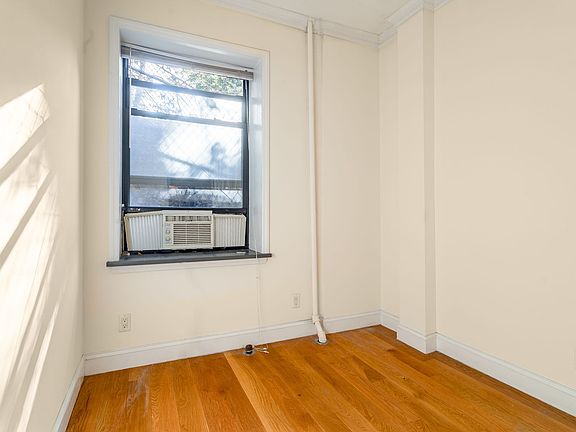 5th image of 1875 Lexington Ave #1B