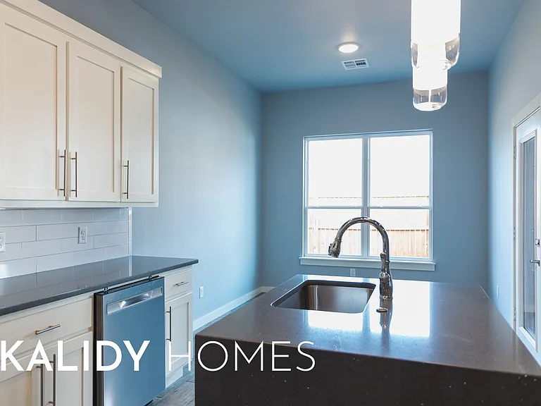 504 Remington Ave — Photo 14