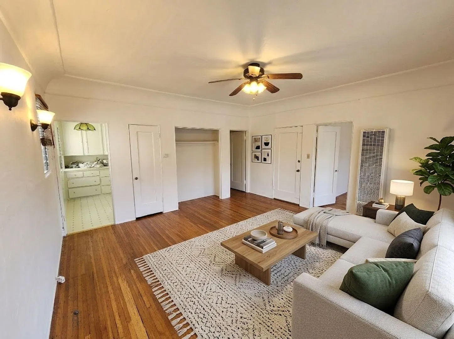 422 N. Hayworth Ave. — Photo 4