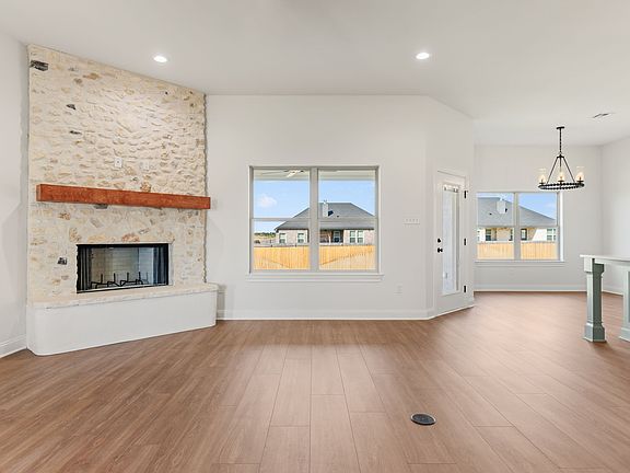 4th image of 1345 Tahonta Dr