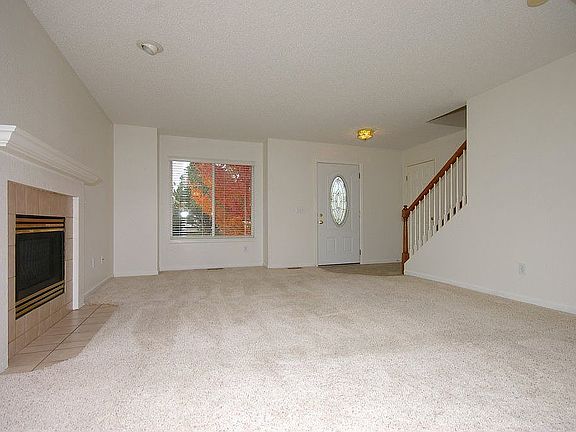 Large Living Room with Gas Fireplace