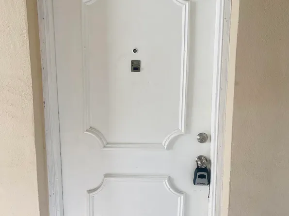 9421 Evergreen Place #303, Davie, FL 33324