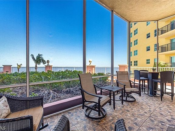 5th image of 2745 1st St APT 306