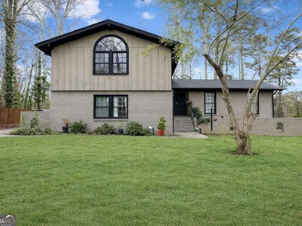 957 Rowland Rd, Stone Mountain, GA 30083