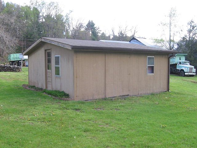 2nd image of 41 Deleeuw Ln