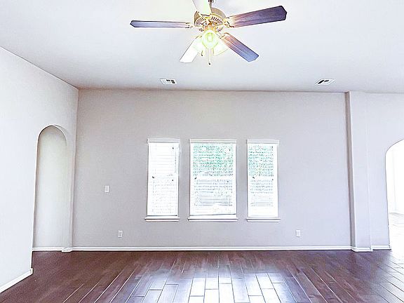 Bright Spacious Living Area