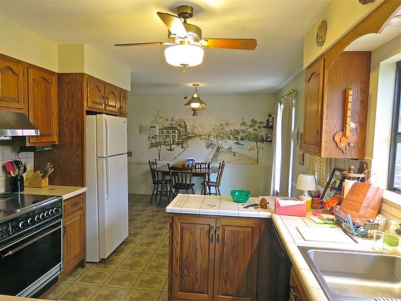 Eat in kitchen
