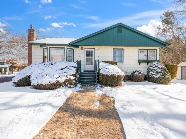 21 Brown Street, West Babylon, NY 11704