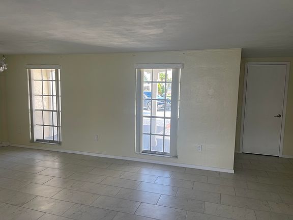 4th image of 3552 Rockaway Dr