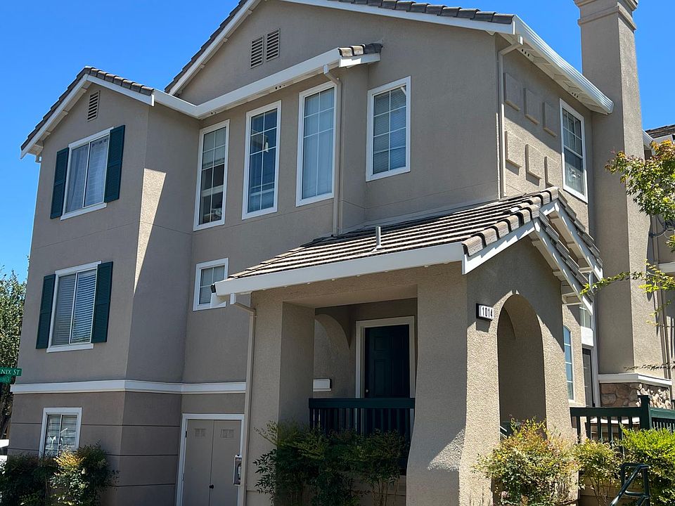 1st image of 1014 Phoenix St