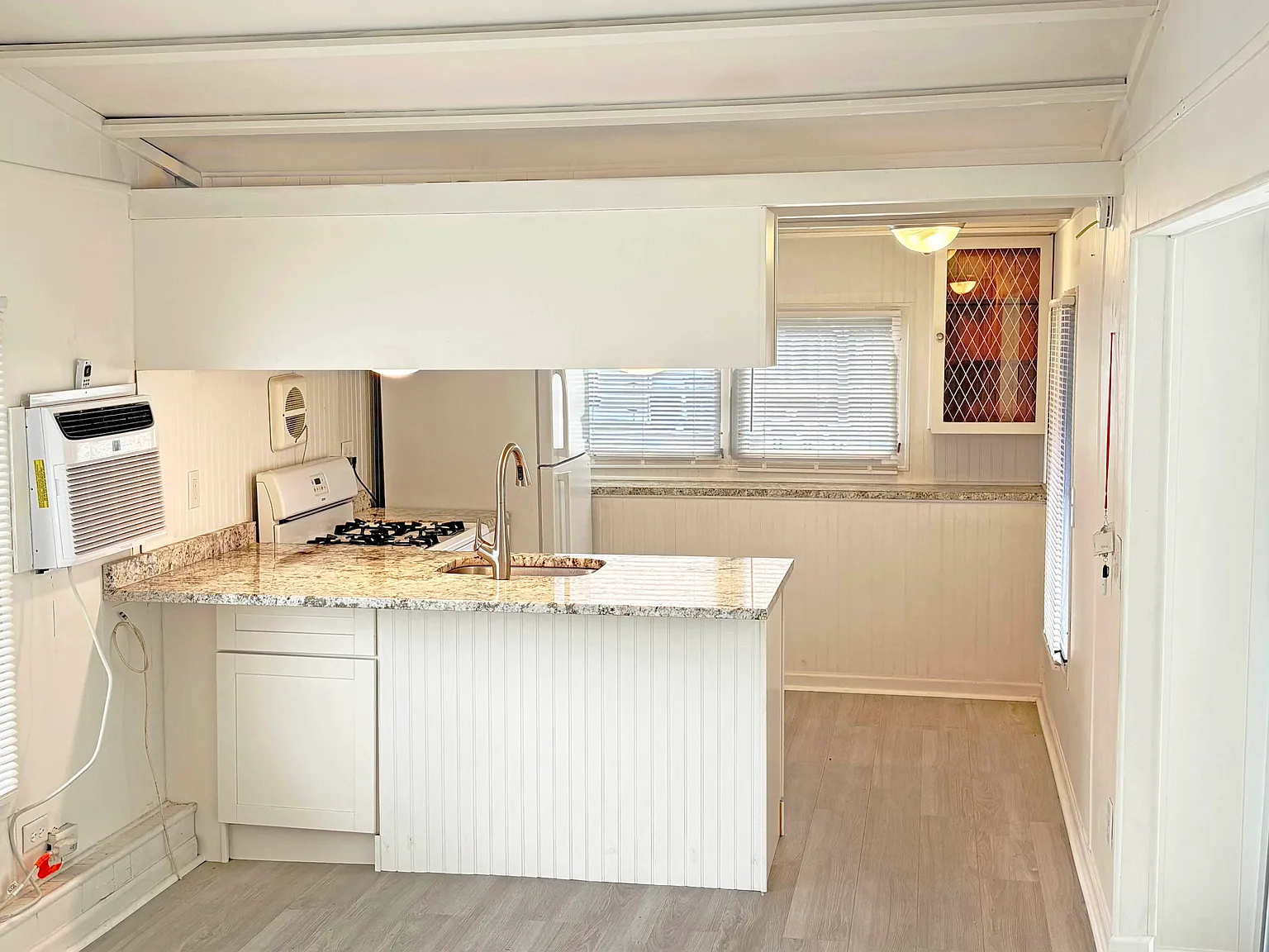 2 bed, 800 sqft, $1,350 — Photo 3