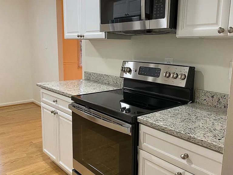 6802 Dina Leigh Ct — Photo 18