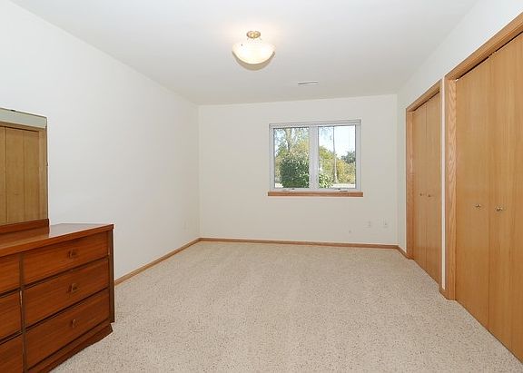 5th image of 30 Heritage Ln