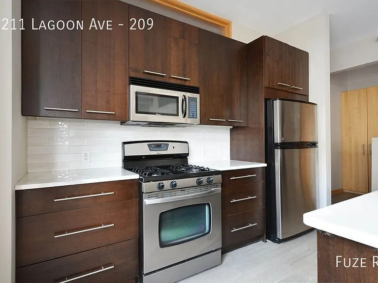 1211 Lagoon Ave #209 — Photo 7