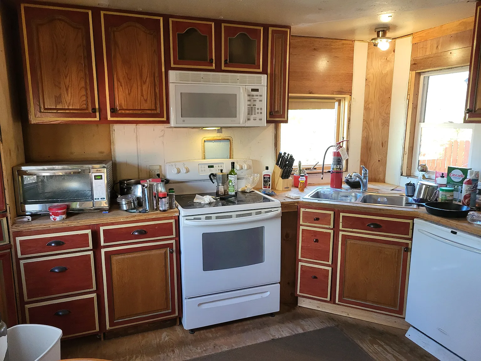 3 bed, 1400 sqft, $4,200 — Photo 2