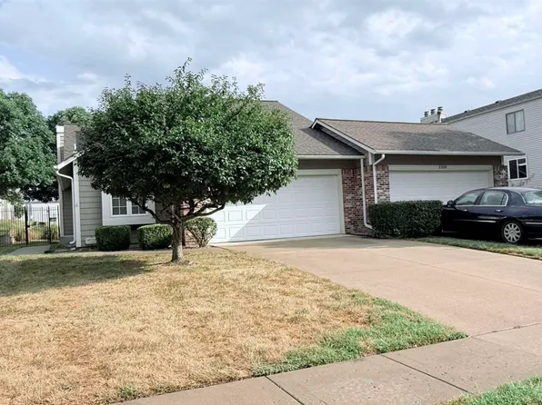5302 SW 23rd St, Topeka, KS 66614