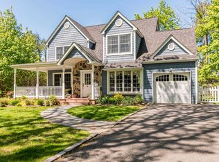 133 Milburn Ln, Roslyn Heights, NY 11577