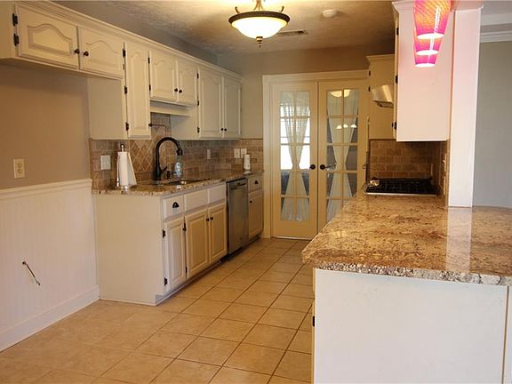 3rd image of 4040 Huntwick Blvd