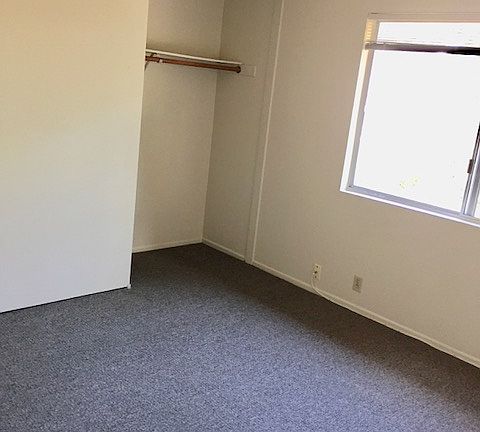 5th image of 1726 De La Vina St APT C