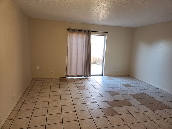 3rd image of 816 Ticonderoga Dr #B