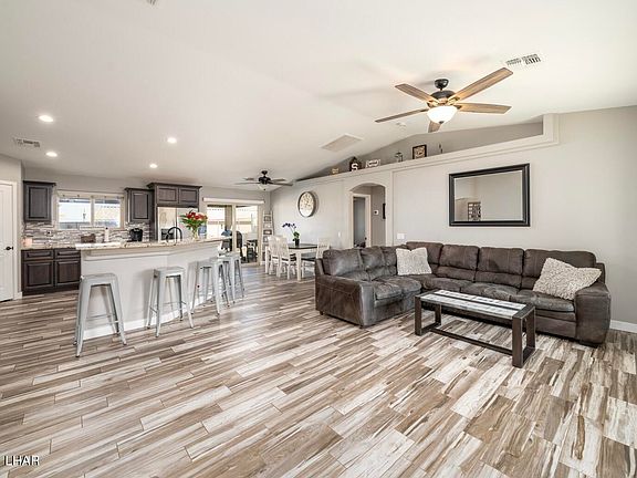 4th image of 3033 Hidden Valley Dr