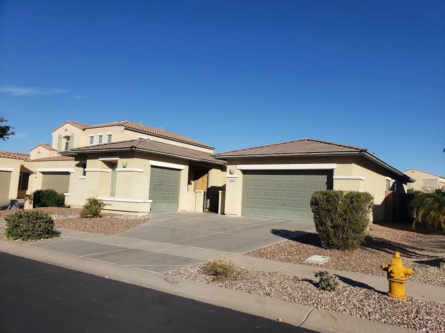 Coming Soon On Lake In Gated Community South Chandler — Photo 1