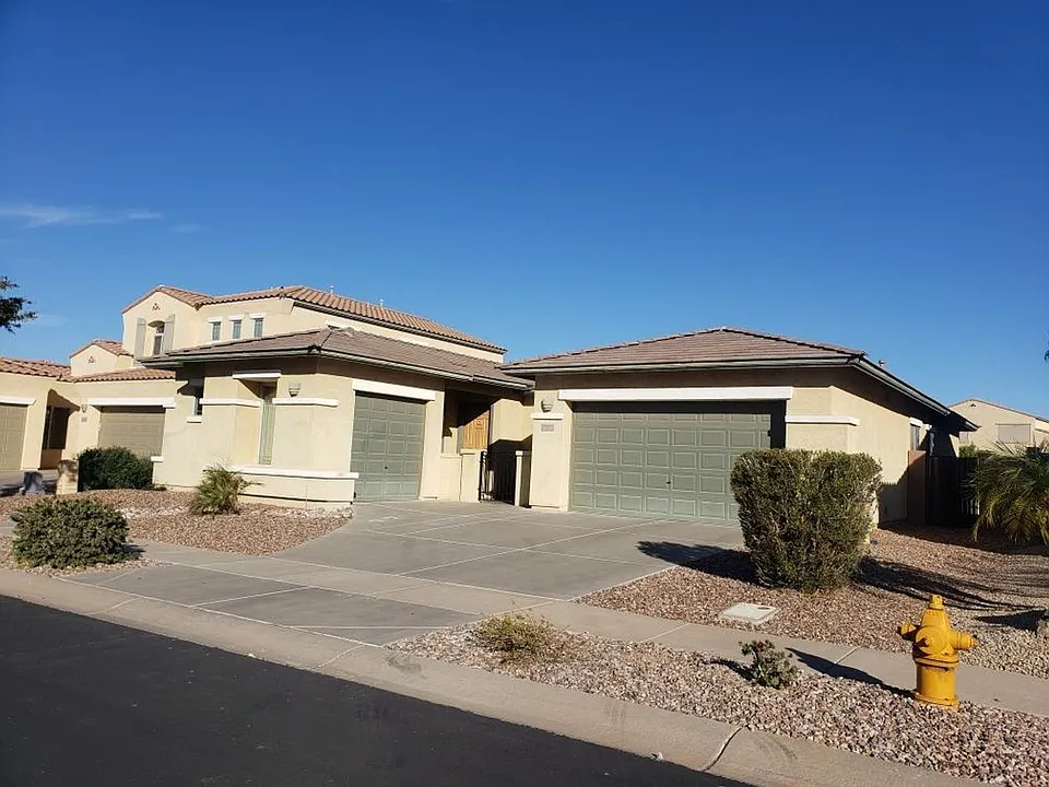 760 E Indian Wells Pl