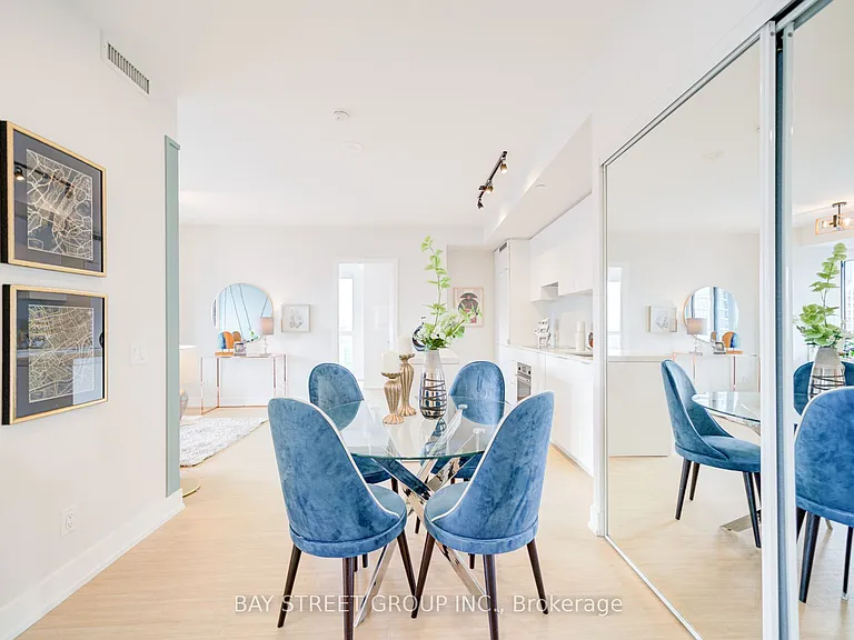 7 Grenville St #3211 — Photo 9