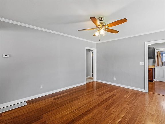 3rd image of 1901 Fleming Ave
