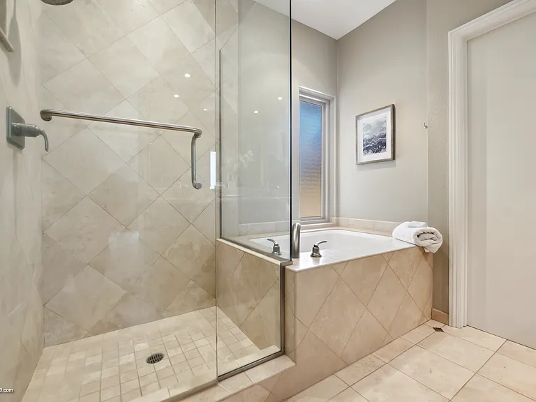 166 Las Banderas Dr — Photo 14