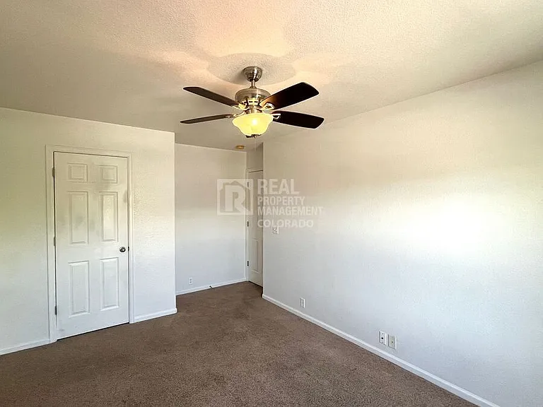 2158 Creekridge Point — Photo 12