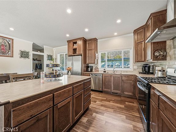 3rd image of 7195 Liberty St