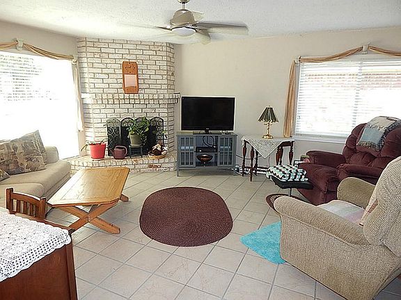 2nd image of 931 Western Hills Dr