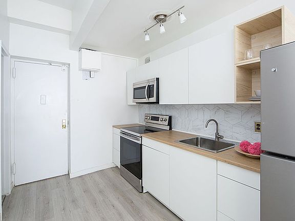 2nd image of 225 W 70th St APT B