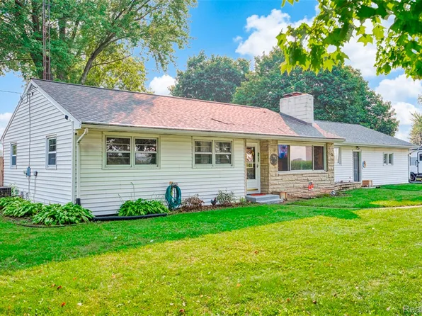 195 Albion Rd, Albion, MI 49224