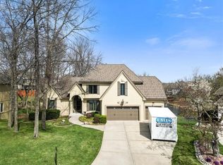 712 NE Plumbrook Pl, Lees Summit, MO 64064