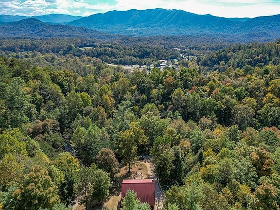 4th image of 116 Mountain Retreat Rd