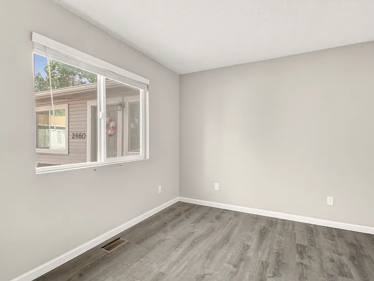 2462 E Willamette Ave — Photo 10