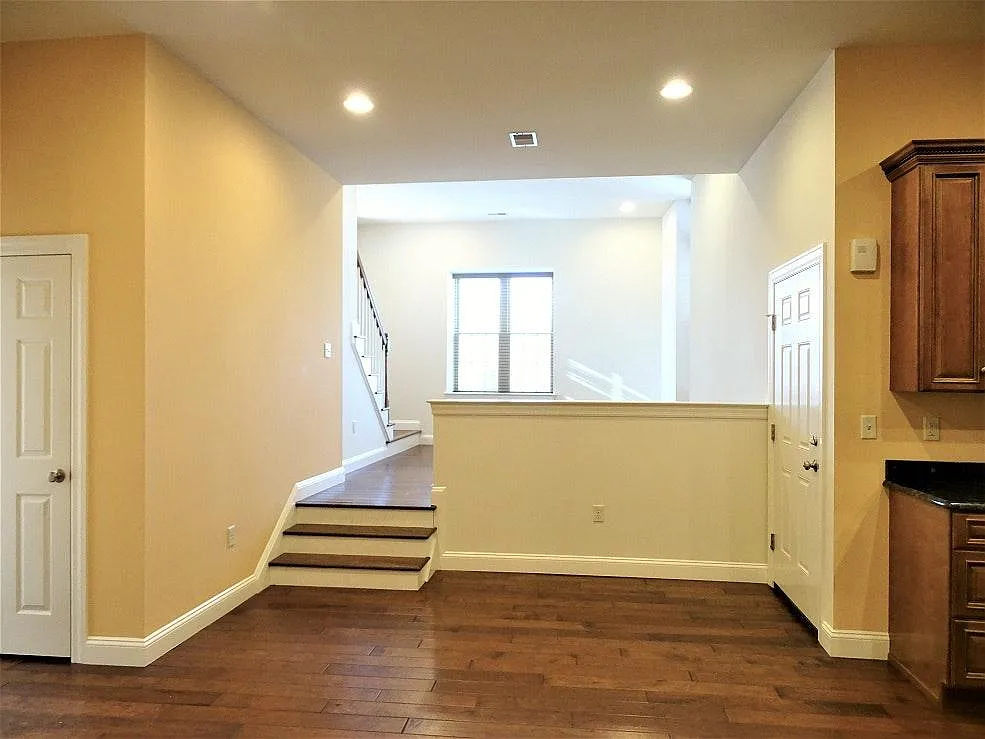3 bed, 1756 sqft, $1,850 — Photo 3
