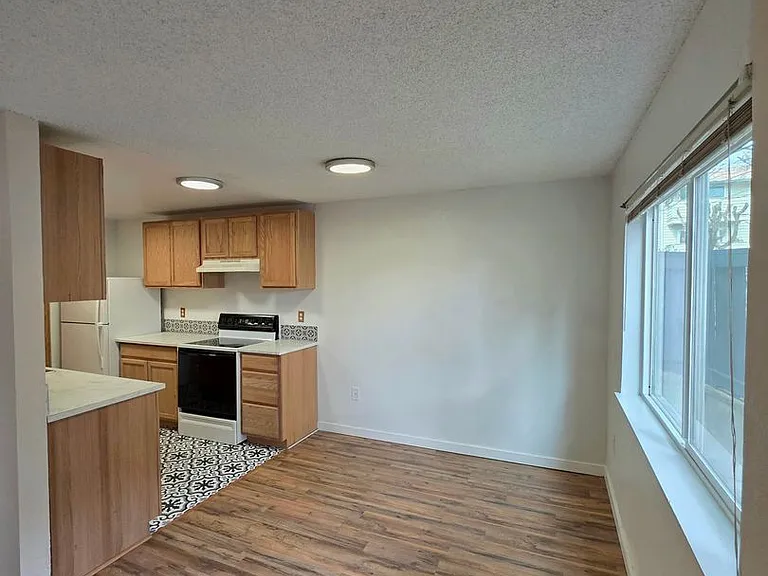 1150 Sunset Blvd NE #116 — Photo 18
