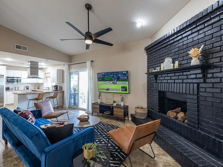3905 E Garnet Cir — Photo 4