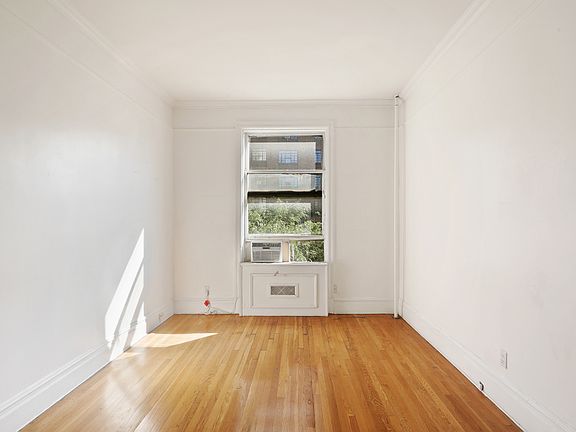 4th image of 43 W 86th St #4A