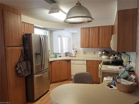 4th image of 3397 Rainbow Ln